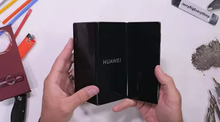 Huawei Mate XT, smartphone triplo pieghevole, non supera il crash test (video)