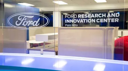 Torna negli uffici: Ford termina l'esperimento dell'orario di lavoro ibrido