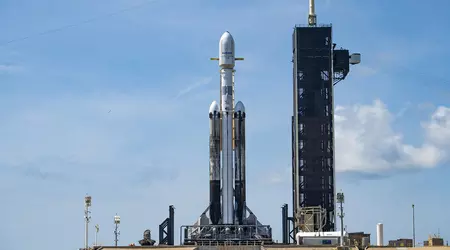 SpaceX non è riuscita a mandare nello spazio il satellite più grande del mondo, annullando il lancio del Falcon Heavy pochi secondi prima del decollo