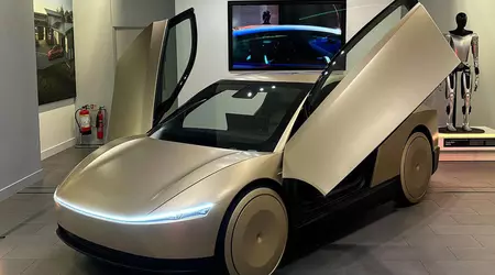 Il taxi senza pilota Tesla Robotaxi viene presentato per la prima volta nel Regno Unito