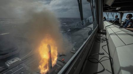 La fregata della Marina olandese lancia per la prima volta un missile da crociera Tomahawk