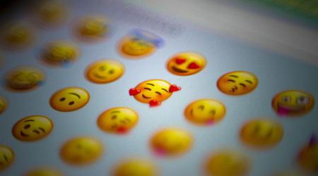Bloomberg: iOS 18 permetterà di creare le proprie emoji grazie all'intelligenza artificiale