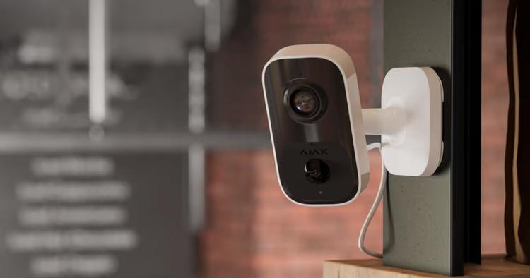 Ajax IndoorCam: telecamera IP wireless con ...