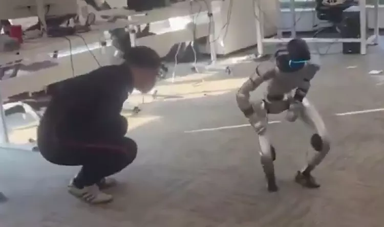 È Vendetta? Il Robot Umanoide Unitree ...