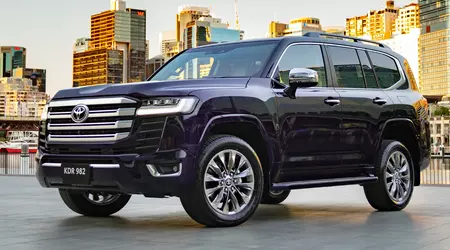 La Toyota Land Cruiser 300 è ora un ibrido a guida autonoma.