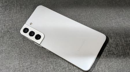 Galaxy S22 riceve l'aggiornamento di sicurezza di gennaio 2025 in Europa: disponibili nuove versioni del firmware