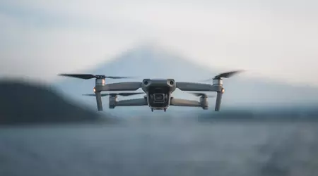 Singapore ha multato il proprietario del DJI Mavic Air 2 per aver fotografato una ragazza vicino a una base militare