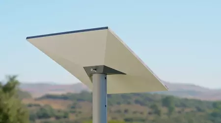 SpaceX ha mantenuto il prezzo del kit hardware Starlink a 599 dollari, ma ha aggiunto un'antenna di nuova generazione e un router con Wi-Fi 6