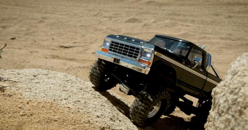 Traxxas 1/18 TRX-4M F-150 Camion cingolato ad alta velocità
