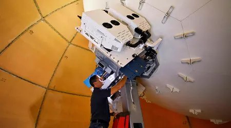 Apple contro SpaceX: si intensifica la battaglia per le comunicazioni satellitari