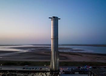 SpaceX ha lanciato sulla rampa di ...