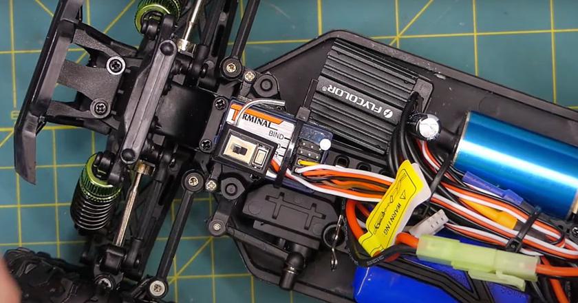 DEERC Brushless RC Cars 300E auto rc 4x4 sotto 200