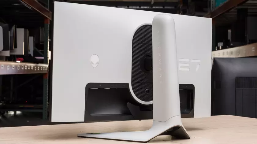 Alienware AW2723DF display gaming professionale