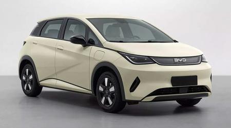 Sono emerse le prime foto della nuova hatchback elettrica BYD Dolphin EV 2026
