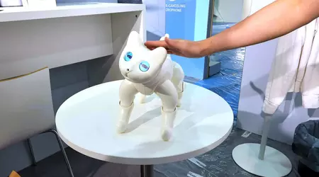 All'IFA 2022 hanno mostrato MarsCat, un tenero gatto robot che sente il tatto, risponde alle voci e gioca con i giocattoli