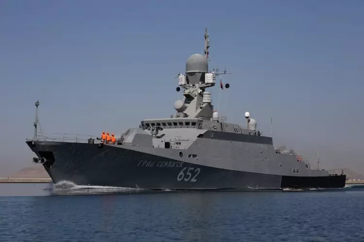 Il DIU colpisce la nave porta ...