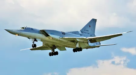 Il bombardiere Tu-22M3, che di solito spara missili contro l'Ucraina, si schianta in Russia