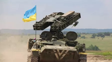 I residenti dell'Ucraina hanno filmato come il sistema di difesa aerea distrugge i missili da crociera di calibro russo