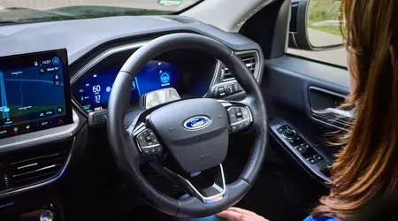 La Ford Kuga aggiornata ha ricevuto la tecnologia BlueCruise "autopilota"