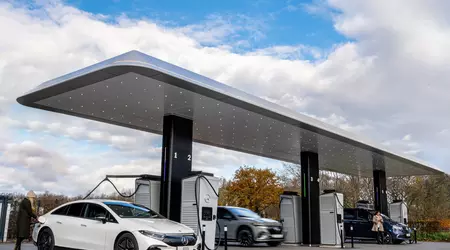 Mercedes ha aperto un hub di marca in Europa con stazioni di ricarica per veicoli elettrici con una capacità di 300 kW