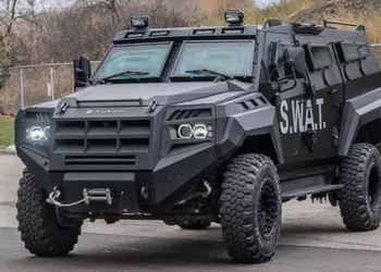 Il Canada ha fornito 1400 veicoli ...