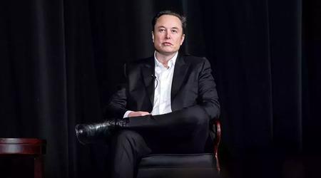 Elon Musk ha annunciato la presentazione del robotaxi Tesla l'8 agosto.