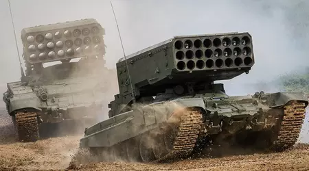 Le forze di difesa ucraine hanno distrutto due sistemi russi TOS-1A con missili termobarici del valore di decine di milioni di dollari con droni FPV per 500 dollari
