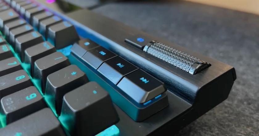 Corsair K70 RGB PRO Tastiera meccanica wireless