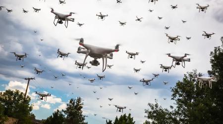 La Danimarca ha sviluppato un drone che si ricarica dalle linee elettriche (video)