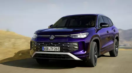 Il nuovo crossover Volkswagen Tayron a sette posti fa il suo debutto in Europa