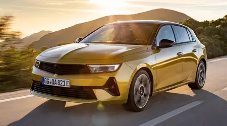 Maggiore potenza e autonomia allo stesso prezzo: Opel ha svelato l'Astra aggiornata e l'Astra Sports Tourer PHEV