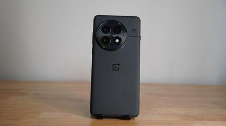 OnePlus 14 potrebbe avere un display piatto e una batteria da 7000mAh