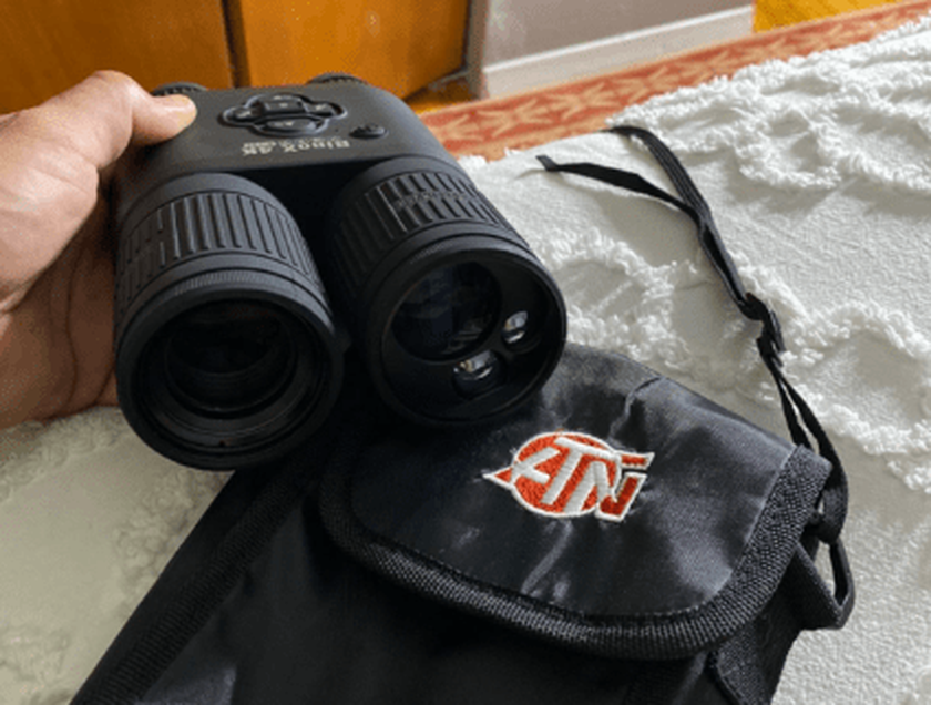 Binocolo da caccia ATN BINOX 4K con telemetro