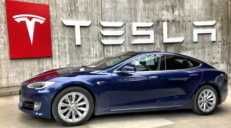 Tesla richiama più di 1,6 milioni di auto in Cina per problemi di autopilota e di blocco
