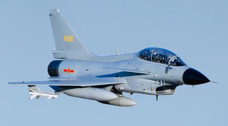 Per sostituire gli F-16: L'Egitto ordina i caccia J-10 dalla Cina