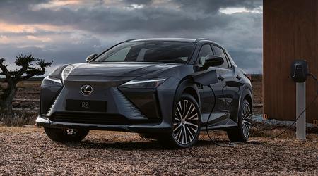 La Lexus RZ ha una nuova versione base che costa 10.000 dollari in meno rispetto alla versione precedente.