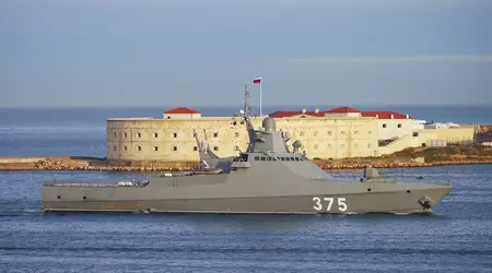 Le forze di difesa ucraine hanno colpito due nuove navi russe del tipo Vasily Bykov, in grado di trasportare missili antinave Kh-35 e missili da crociera Kalibr.