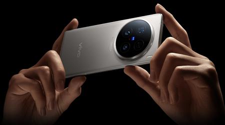 Il Vivo X200 Ultra potrebbe avere un teleobiettivo periscopico da 200MP e la registrazione video 4K/120 fps su tutte le fotocamere