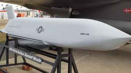 Gli Stati Uniti incrementano la produzione di missili a lancio aereo JASSM e LRASSM