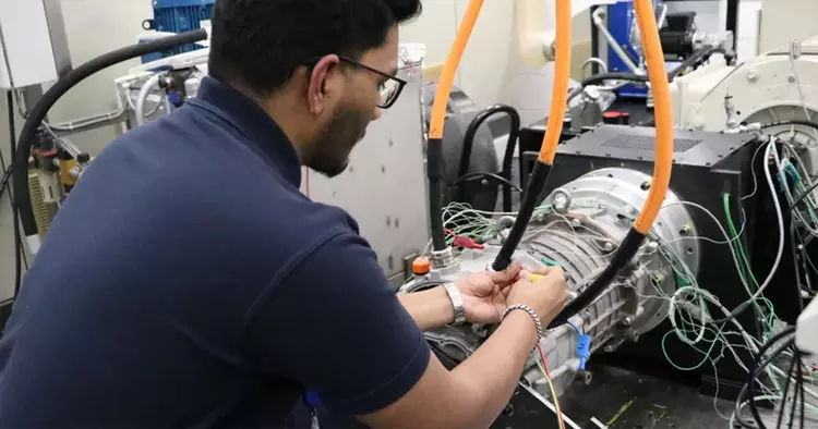 Ridurre la dipendenza dalla Cina: Ricardo ...