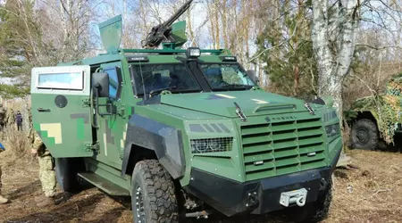 Il veicolo blindato canadese Roshel salva i difensori ucraini dall'attacco di un drone FPV