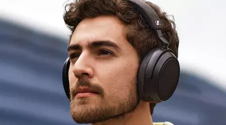 Sennheiser Momentum 4 su Amazon: cuffie wireless con ANC adattivo e fino a 60 ore di autonomia al prezzo scontato di 90€.