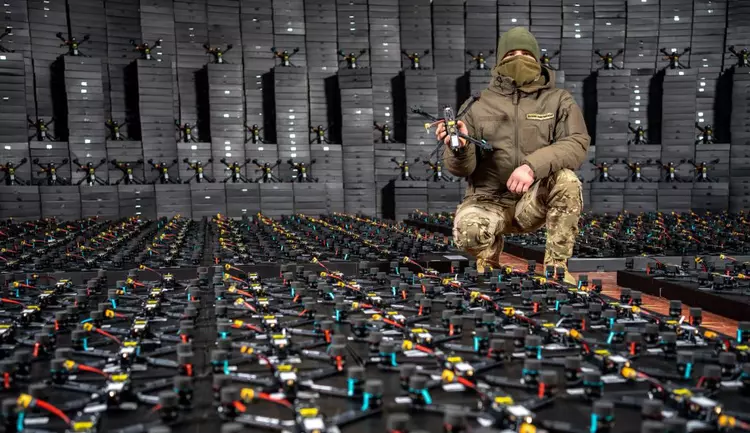 Il Regno Unito fornirà 100.000 droni ...