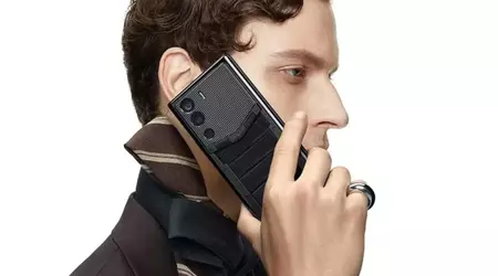 Vertu ha presentato lo smartphone premium Metavertu per criptovalute e NFT con pelle di alligatore, oro e diamanti. Costa 41.000 dollari