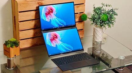 Recensione del portatile ASUS Zenbook DUO (2024) UX8406: quando uno schermo non è sufficiente