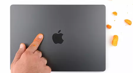 iFixit ha smontato il nuovo MacBook Pro M3 e ha spiegato perché il case è più scuro e raccoglie meno impronte digitali