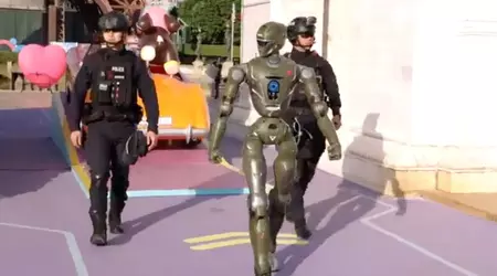 RoboCop avvistato in Cina: la polizia testa il robot umanoide T-800 (sì, è un riferimento a Terminator)