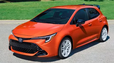 Felici cerchi, vivace colore della carrozzeria: Toyota Corolla FX Edition ha ricevuto elementi di design in stile retrò