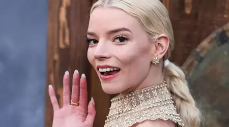 L'attrice Anya Taylor-Joy non è riuscita a scattare un selfie con un fan perché non riusciva a capire il suo smartphone Android (video)