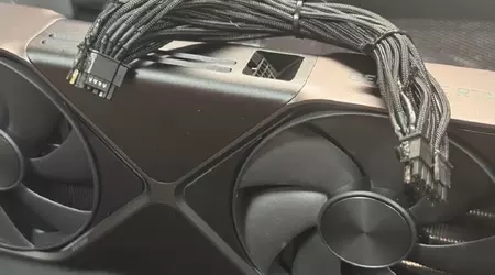 È stato segnalato il primo caso di fusione della porta di alimentazione sulla scheda grafica di punta RTX 5090 FE